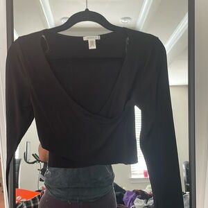 Basic Crop Top, Never Worn, tried on didn’t like the fit.